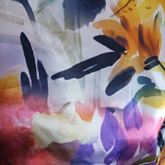 Sioni | Crewneck Sweater Medium Satin Floral - Picture 4 of 8